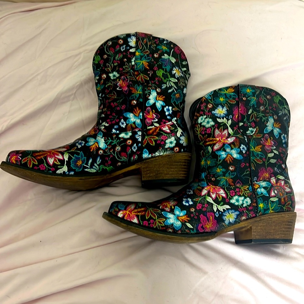 Roper colorful and metallic half calf cowboy boot never worn